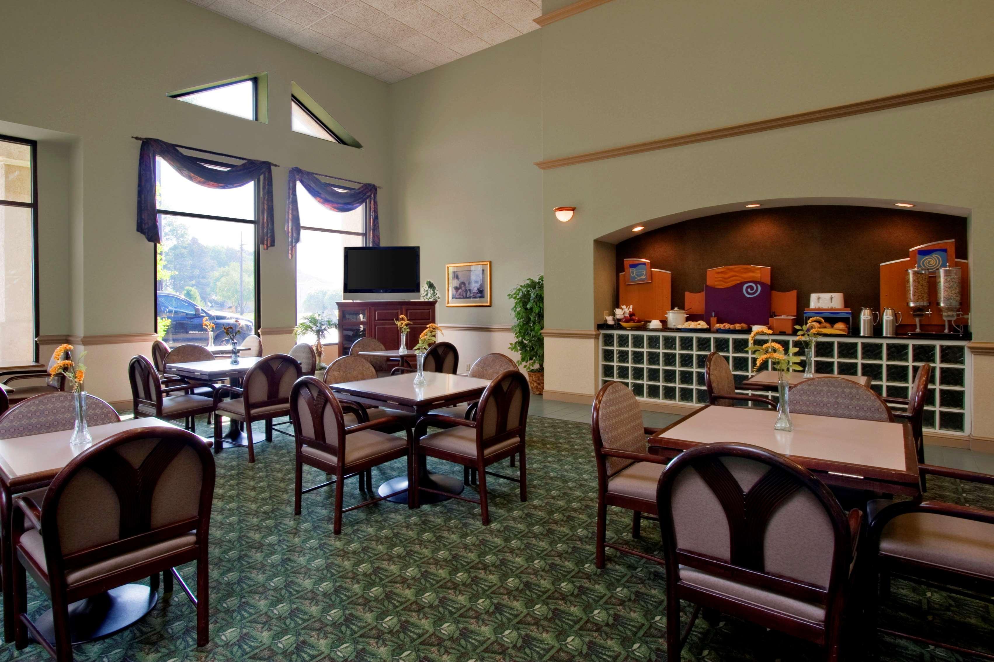 Americas Best Value Inn - Tunica Resort Robinsonville Restoran gambar